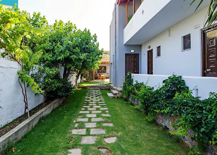 Irida Guesthouse By The Pool