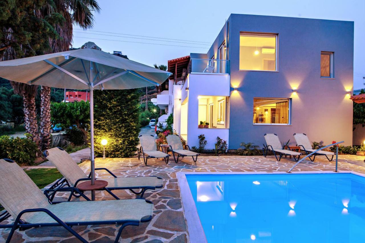 Holiday home Irida By The Pool *